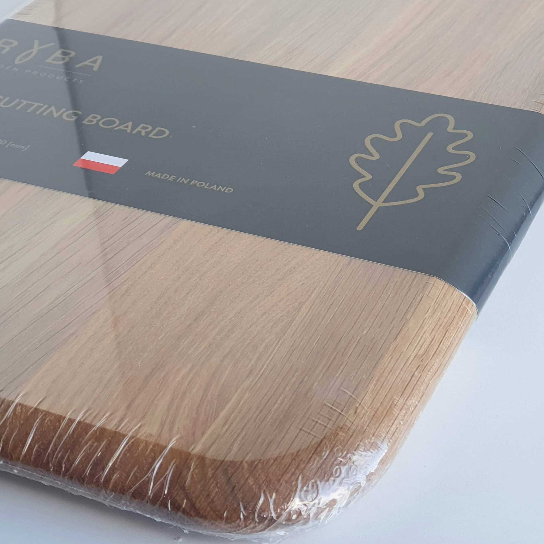 Cutting board manufacturer – foil-protected sleeve