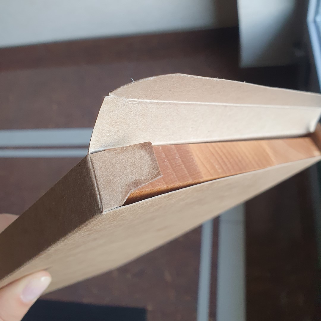 Manufacturer of wooden cutting boards – oil stains on kraft packaging