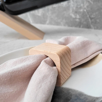 Beech napkin ring 50x50x30 mm