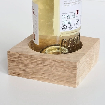 Oak wine holder 110x110x40 mm
