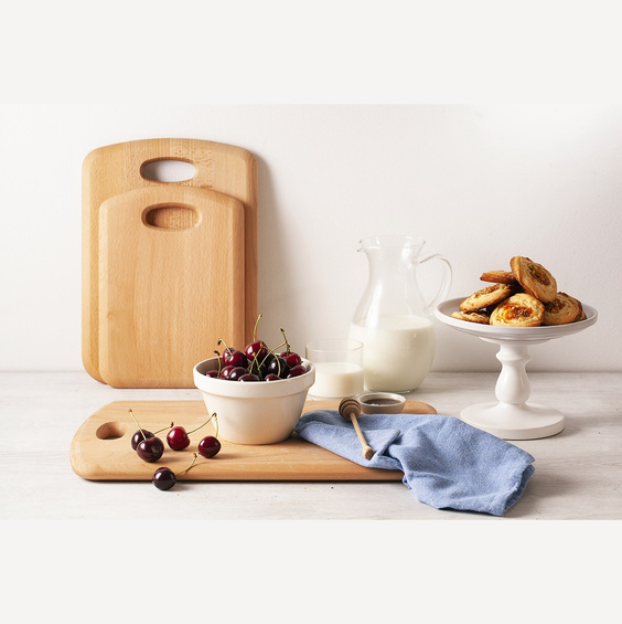 Beech cutting board (small)  280x200x20 mm