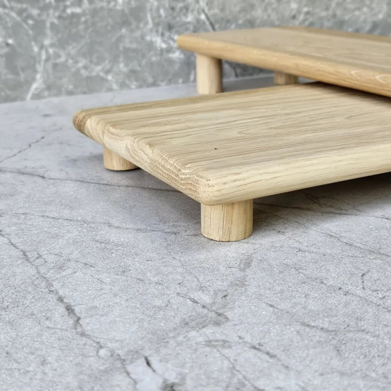 Dębowa taca dekoracyjna na nóżkach 250x180x35 mm