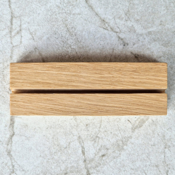 Wooden stand 150x40x30 mm with 30 mm Plexiglas 