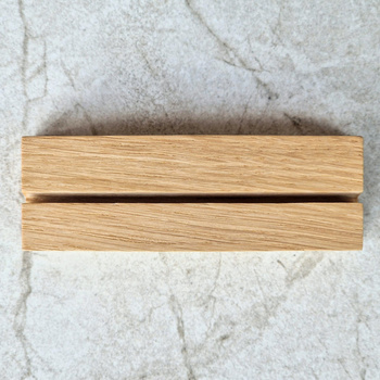 Wooden stand 150x40x30 mm with 30 mm Plexiglas 