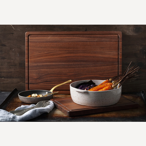 American walnut cutting board with groove 310x200x19 mm