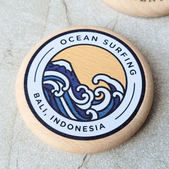 Bukowy otwieracz do butelek z magnesami fi 65x10mm