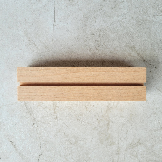 Beech stand 150x40x40 mm with 30 mm Plexiglas 