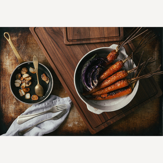 American walnut cutting board with groove 310x200x19 mm
