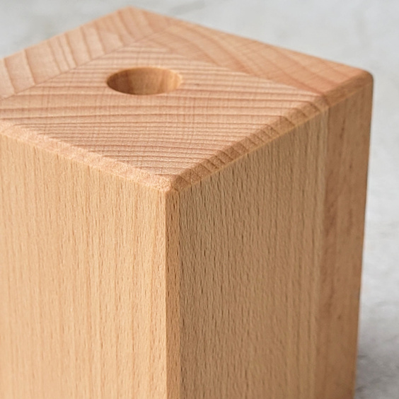 Beech vase 55x55x70mm