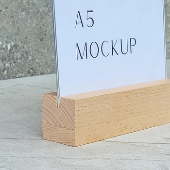 Bukowy stojak 150x40x40 mm z plexi 30 mm 